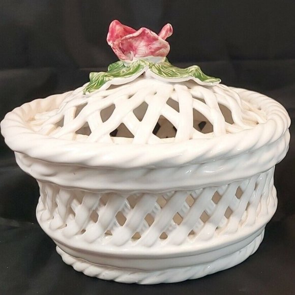 Capodimonte Style Porcelaine Weaved Basket with Lid 5.5" Applied flower VTG - Picture 2 of 10